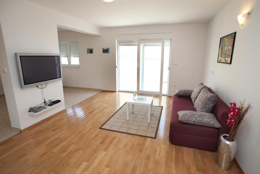 Villa Iris Apartments Seget Vranjica Exterior photo
