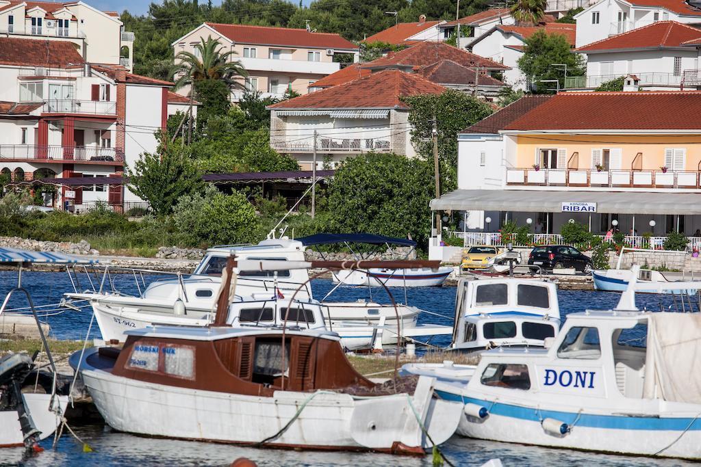 Villa Iris Apartments Seget Vranjica Exterior photo